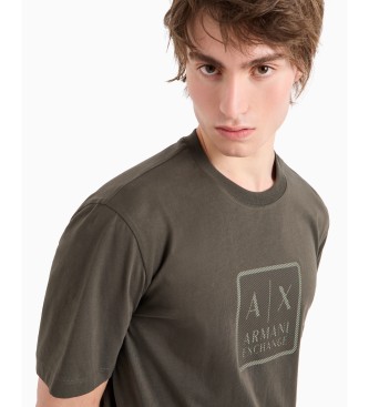 Armani Exchange Baumwoll-T-Shirt in normaler Passform mit Maxi-Patch mit grnem ASV-Logo