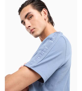 Armani Exchange T-shirt i tjock bomull med normal passform och bl rnder med ASV-logotyp