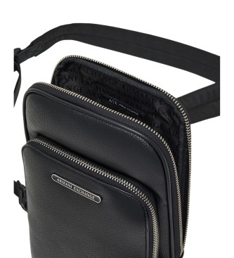 A|X Armani Exchange Bandolier d'un homme noir