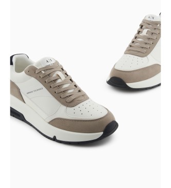 Armani Exchange Sneakers con logo bianco e beige