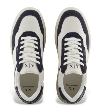 Armani Exchange Turnschuhe mit personalisierten Details wei, marineblau