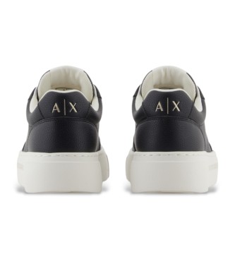 Armani Exchange Sneakers di design nere