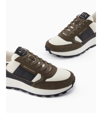 A|X Armani Exchange Sapatilhas de corrida de inspira��o vintage bege