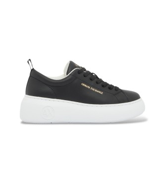 A|X Armani Exchange Sneaker aus glattem Leder mit dicker Sohle und geprägtem schwarzem Logo