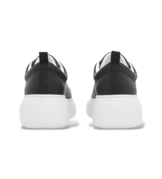 A|X Armani Exchange Sneaker aus glattem Leder mit dicker Sohle und geprägtem schwarzem Logo