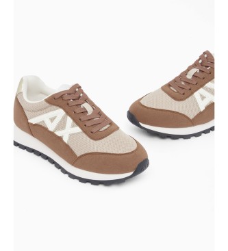 A|X Armani Exchange Sneakers med nätpaneler och strukturerad gummisula i brunt