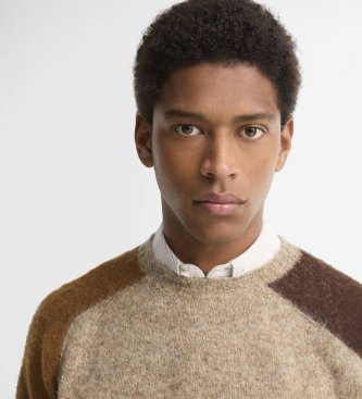 Barbour Brun uldsweater i colour block-design fra Scottish Made