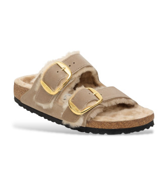 Birkenstock Sandali Arizona con fibbia grande in pelle di pecora beige