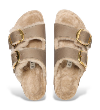 Birkenstock Sandali Arizona con fibbia grande in pelle di pecora beige