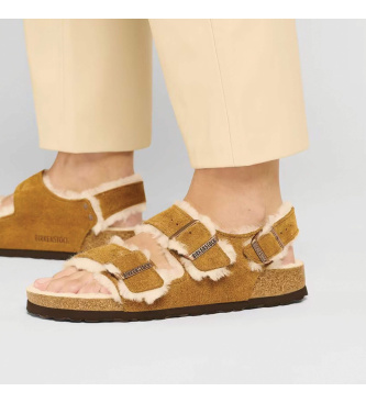 Birkenstock Sandales Milano Shearling Daim (Coupe Étroite) marron