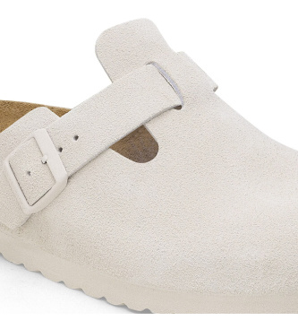 Birkenstock Chodaki skórzane Boston (Wąskie dopasowanie) beżowe