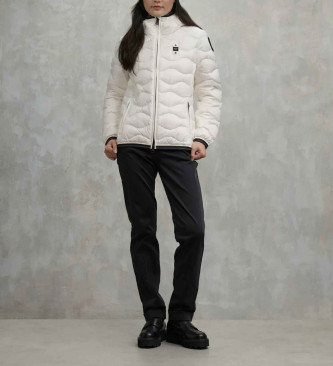 Blauer Plumfero de ondas Camelia blanco