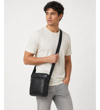 BOSS Bolsa Jace Envelope preta