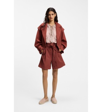 BOSS Gabardine curta com cinto vermelho escuro