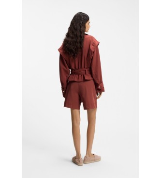 BOSS Gabardine curta com cinto vermelho escuro