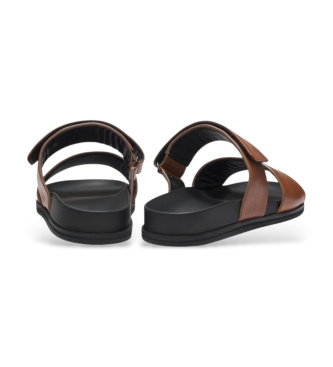 BOSS Flipflops i brunt l�der med ripstop-rem