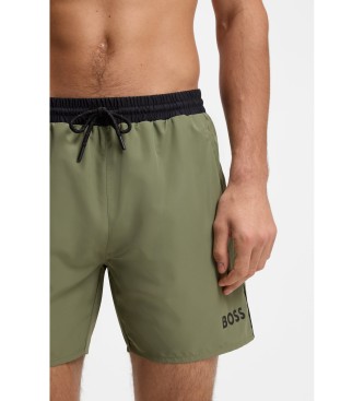 BOSS Short avec logo et passepoils contrast�s verts
