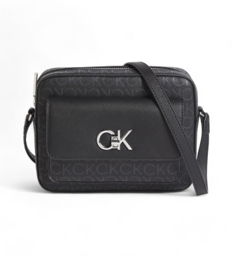 Calvin Klein Ramenska torba s črnim logotipom