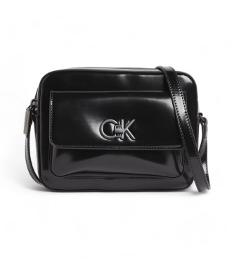 Calvin Klein Bolsa de ombro em couro envernizado preto