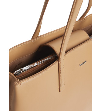 Calvin Klein Brun shopper-ngleringstaske