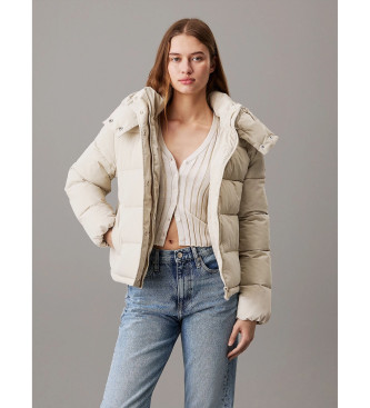 Calvin Klein Jeans Kurze Daunenjacke mit beiger Kapuze