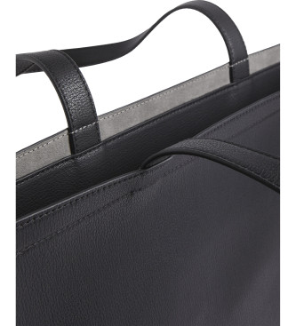 Calvin Klein Jeans Slim Tote Bag sort