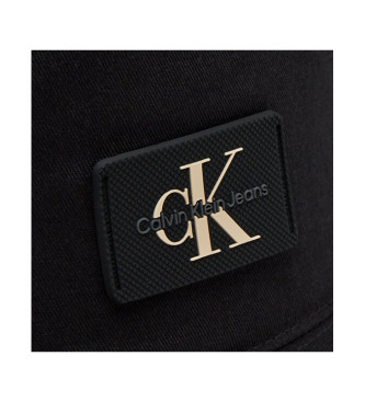 Calvin Klein Jeans Klobuk z vedrom črne barve