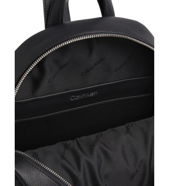 Calvin Klein Runder Rucksack mit schwarzem Logo