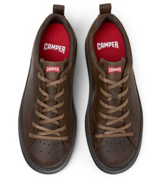 Camper Quatre baskets en cuir marron