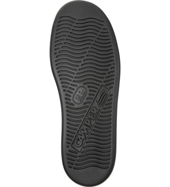Camper Quatre baskets en cuir marron