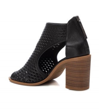 Carmela Czarne skórzane sandały 160646 -Wysokość obcasa 9 cm