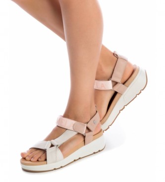 Carmela Leren sandalen met beige wig - Hoogte wig 5 cm 