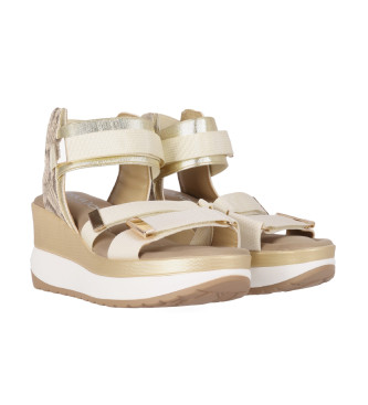 Chika10 Sandals Roco 06 gold -Height wedge 6cm