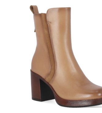 Chika10 Kate 01 Bottines en cuir taupe