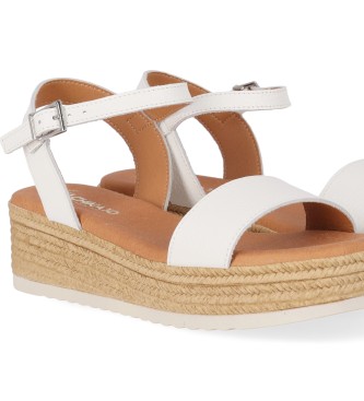 Chika10 Leather Sandals St Carly 5437 white