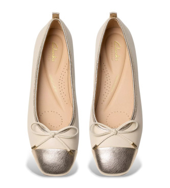 Clarks Ubree15 Poppy beige leather ballerina pumps