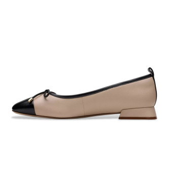 Clarks Ubree15 Poppy beige leather ballerina pumps