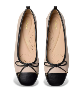 Clarks Ubree15 Poppy beige leather ballerina pumps