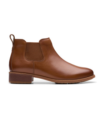 Clarks Havisham Top brown leather boots