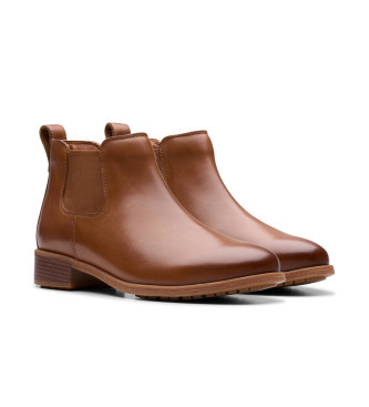Clarks Havisham Top brown leather boots