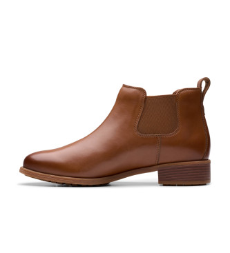 Clarks Havisham Top brown leather boots