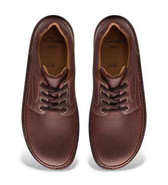 Clarks Natur Drei braune Lederschuhe