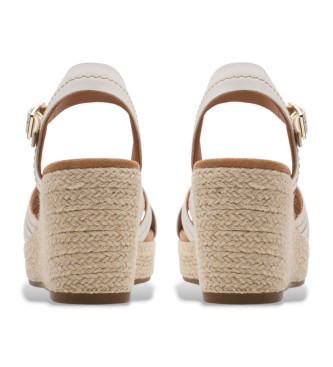 Clarks Sandali Sabina Strap in pelle bianca