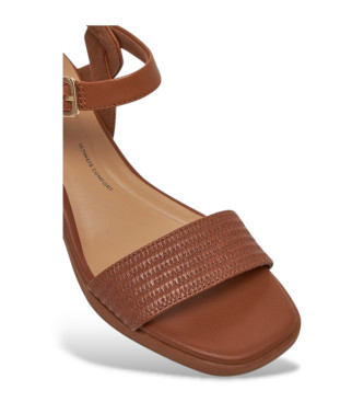 Clarks Sandali in pelle marrone Jaylan Ray