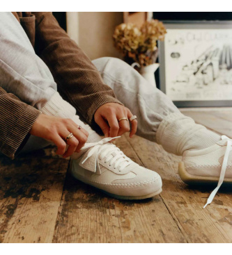 Clarks Tor Lage beige su�de sportschoenen