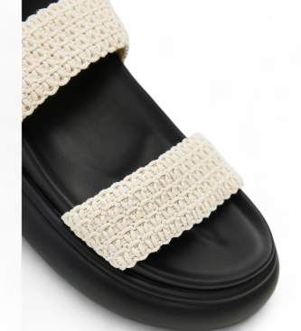 Desigual Beige sandaler med remmar och virkade plattor