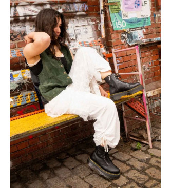 Dr Martens Usnjeni škornji Jadon III črni