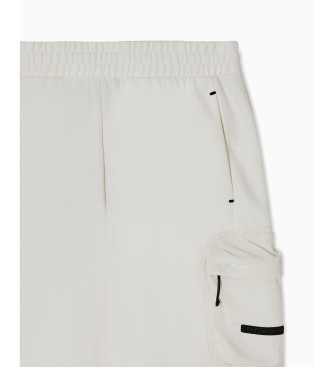 EA7 Athletic Mix beige shorts