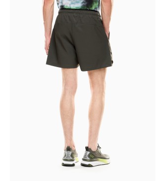 EA7 Dynamic Athlete Shorts green