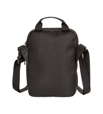 Eastpak The One Cnnct schoudertas zwart